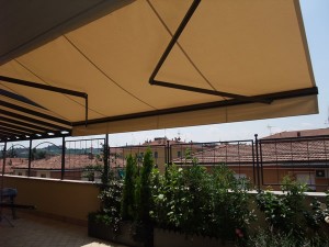 Tenda da sole a bracci